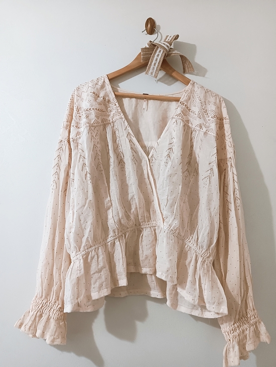 Free People Tops - Free People Counting Stars Snowy Sand V-neck Peasant Ruffled Peplum Blouse Large